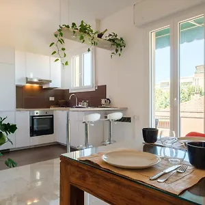 Fabula 3 With Private Bathroom Bed and breakfast Bolonia